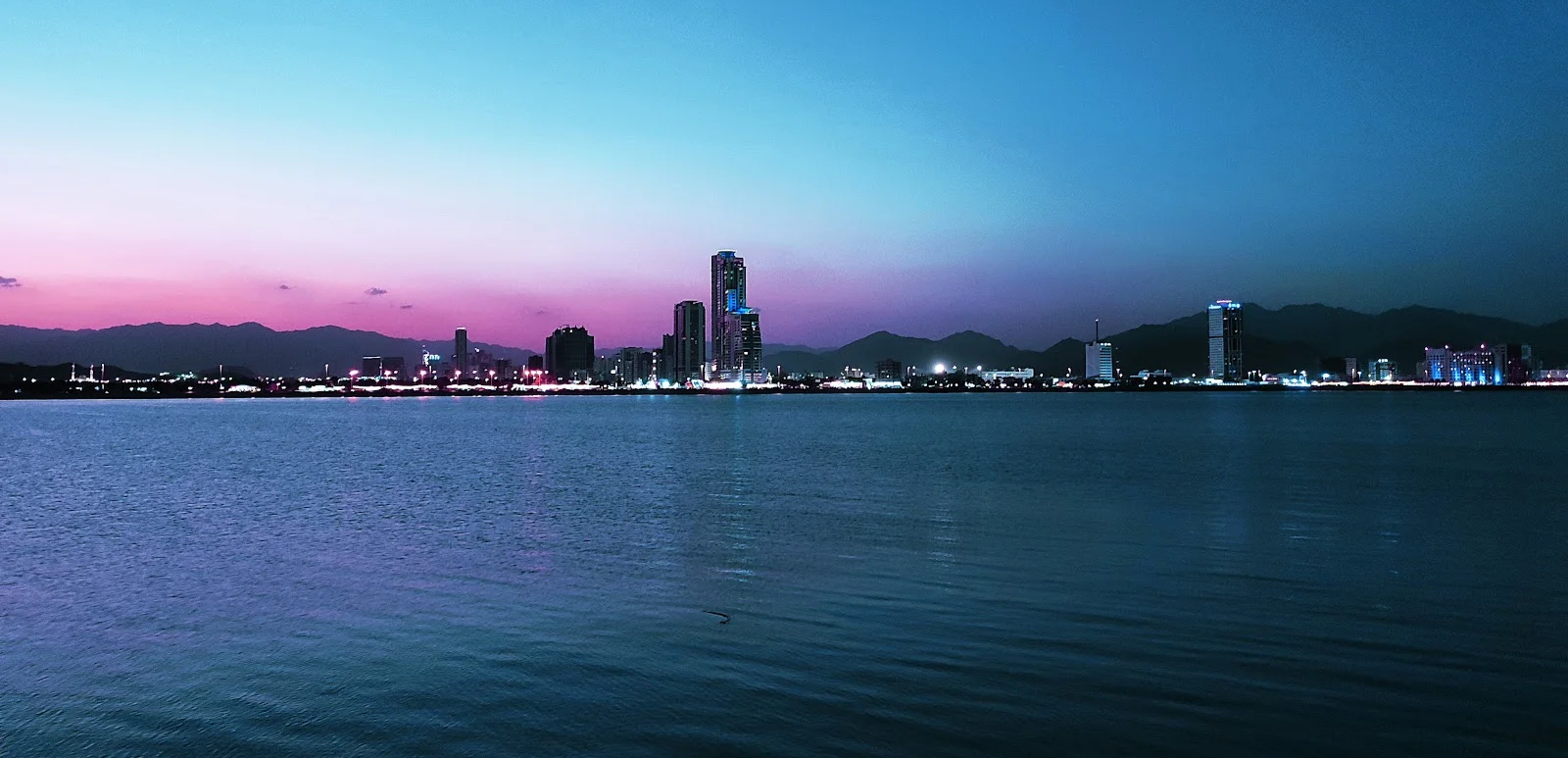 Fujairah Corniche car rental